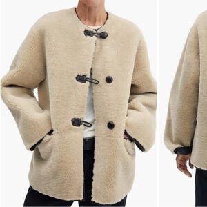 Original mango Sherpa fur toggle coat like new